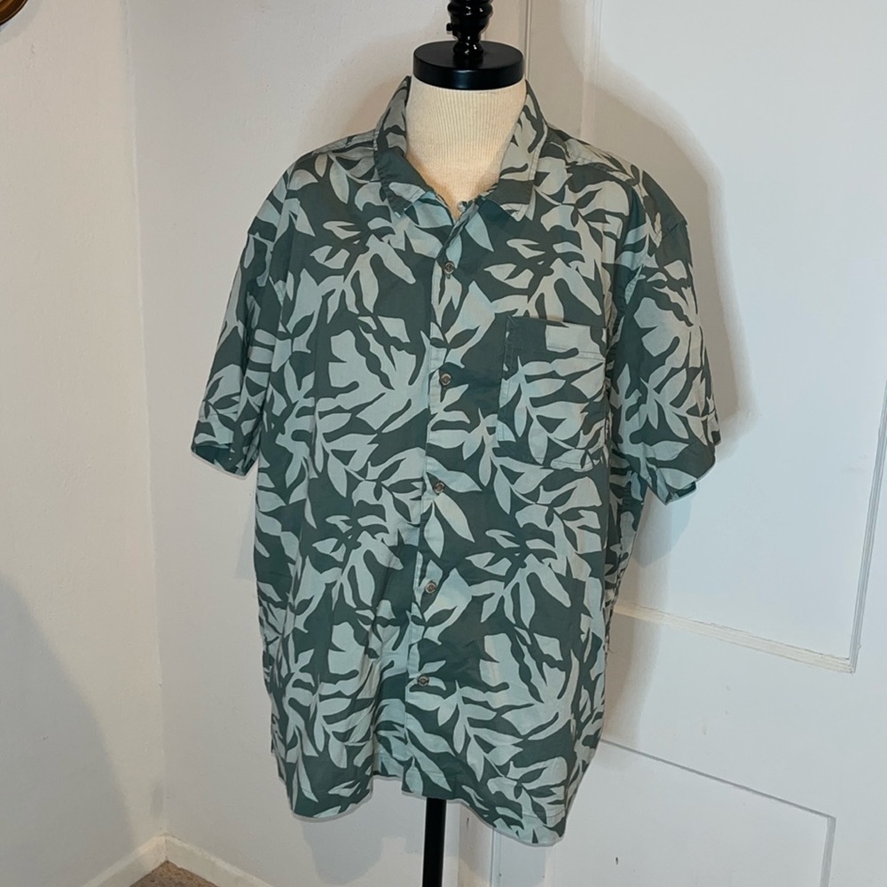 Eddie Bauer 100% cotton outdoor print button up shirt
